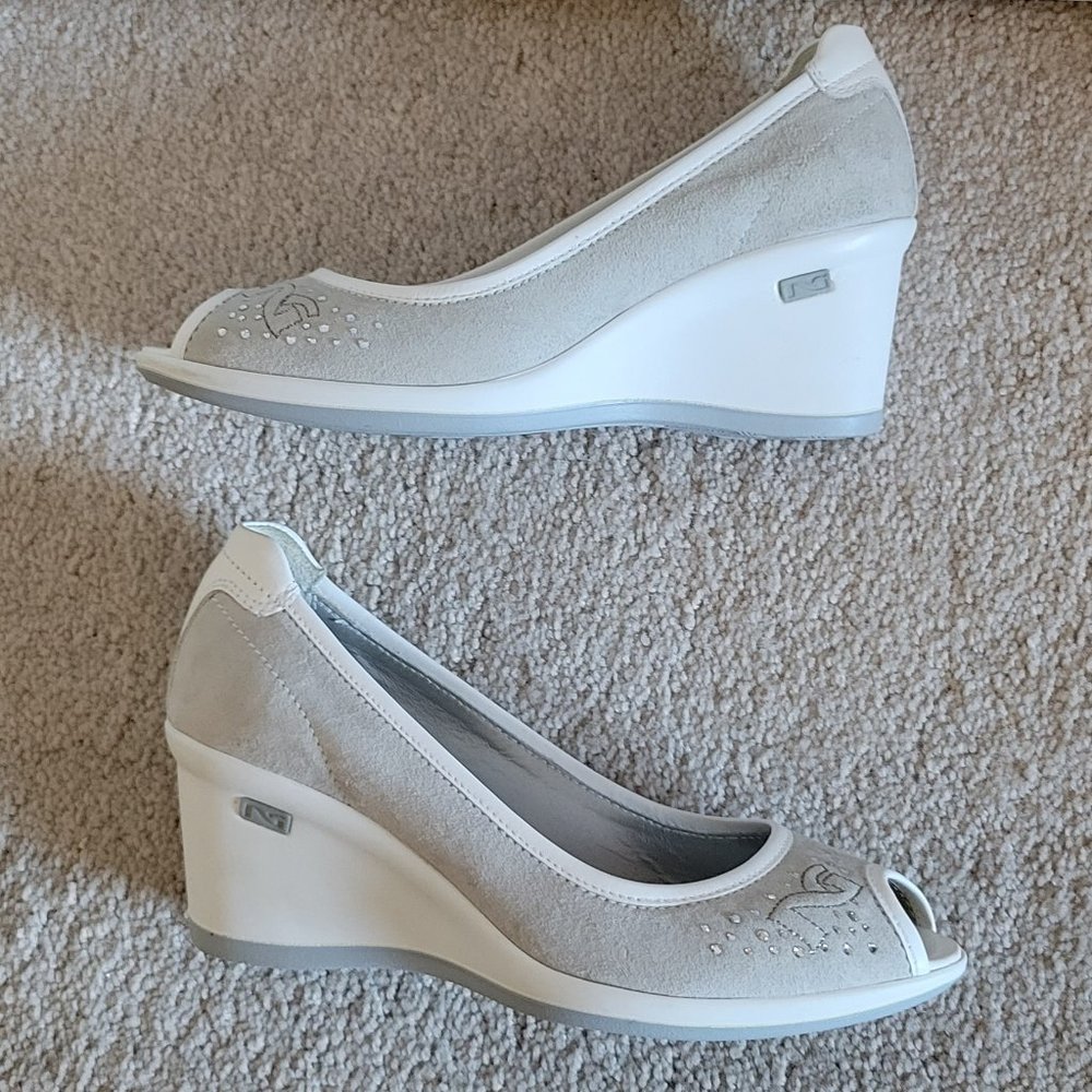 Nero Giardini - Size 5 US 35 EU - Made In Italy - Peek-a-boo toe - Wedges